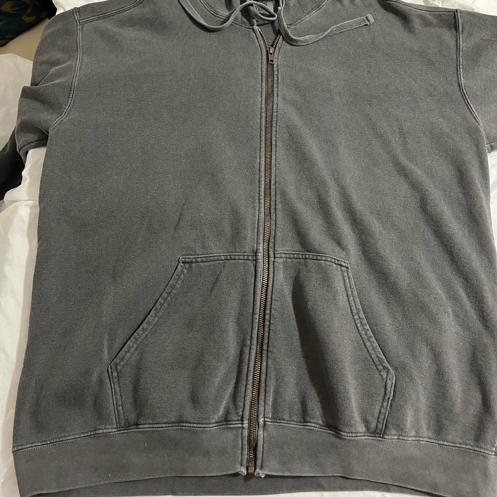 comfort colors men’s Gray Zip-Up Hoodie with paint splash on back size large